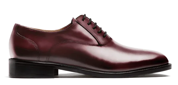 Oxford shoes in burgundy leather