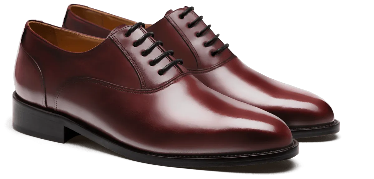 Oxford shoes in burgundy leather